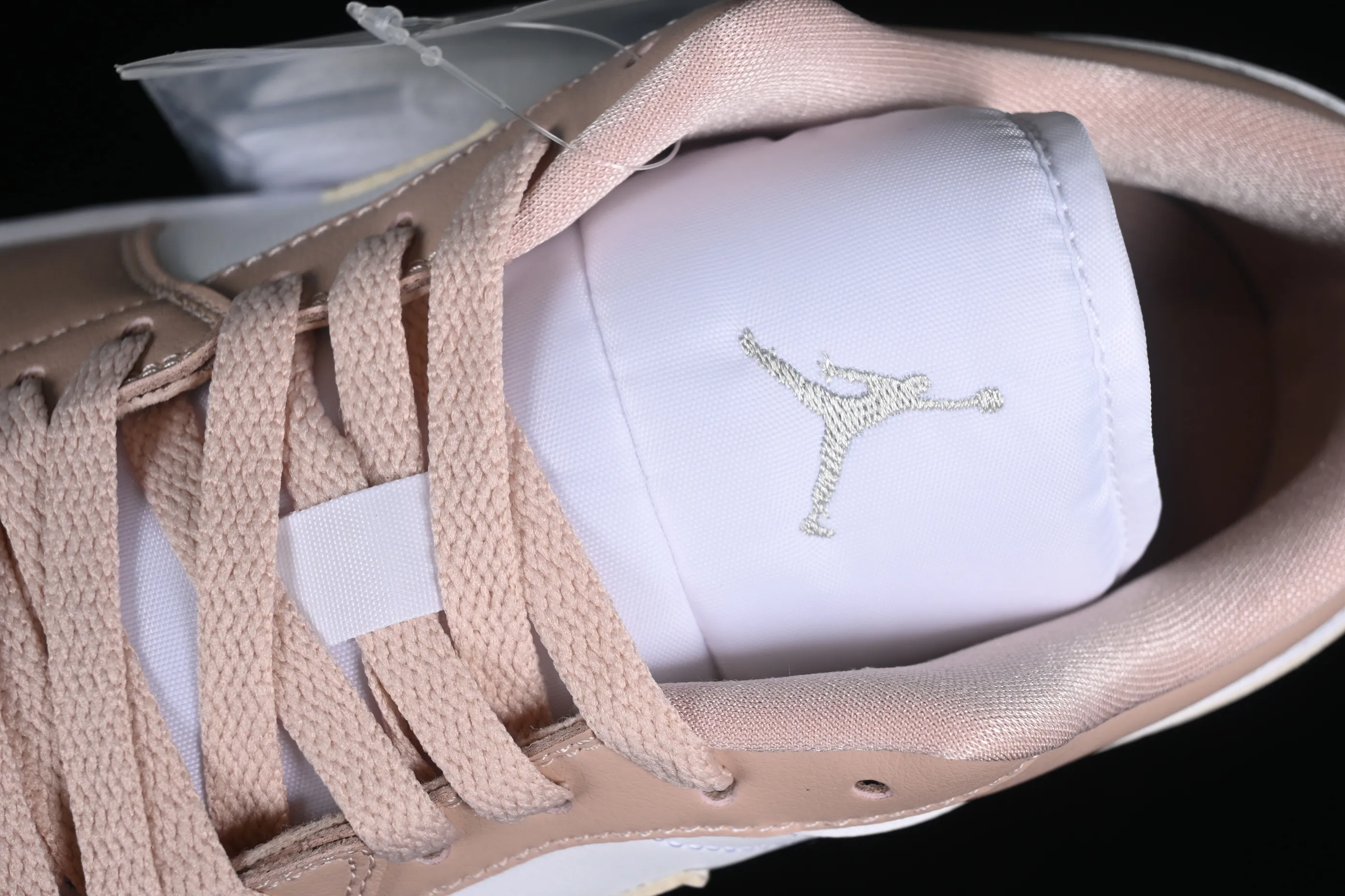 All categories Air Jordan Jordan series basketball shoes Air Jordan 1 Low Air Jordan 1 Low AJ1 Joe 1 white and pink low-top cultural and casual sneakers DC0774-120
